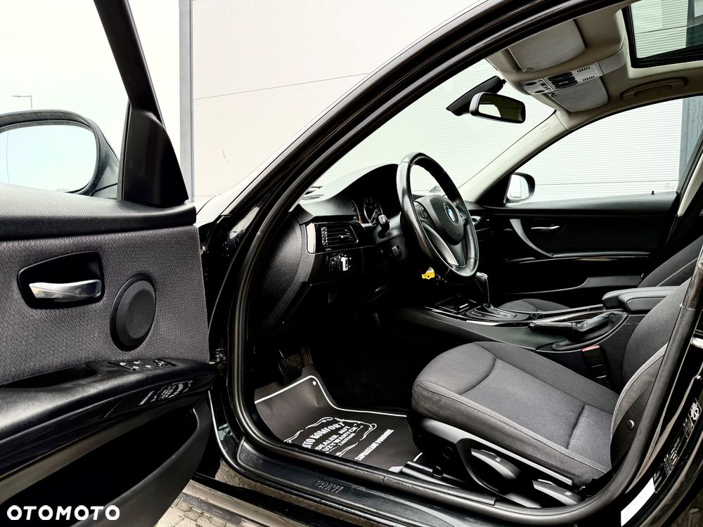 BMW Seria 3 318i - 22