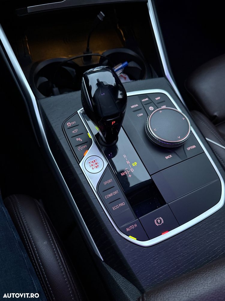 BMW Seria 3 320d xDrive AT - 13