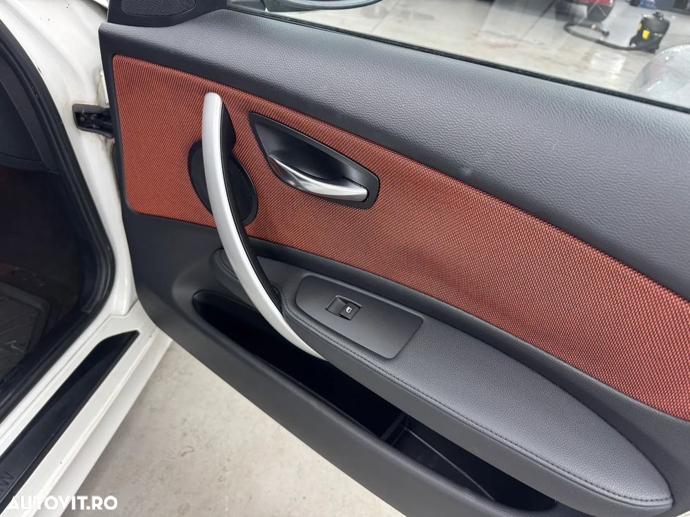BMW Seria 1 120d DPF Aut. Edition Sport - 23