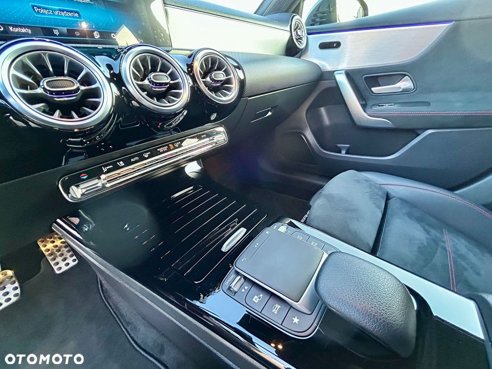 Mercedes-Benz Klasa A 200 AMG Line 7G-DCT - 27