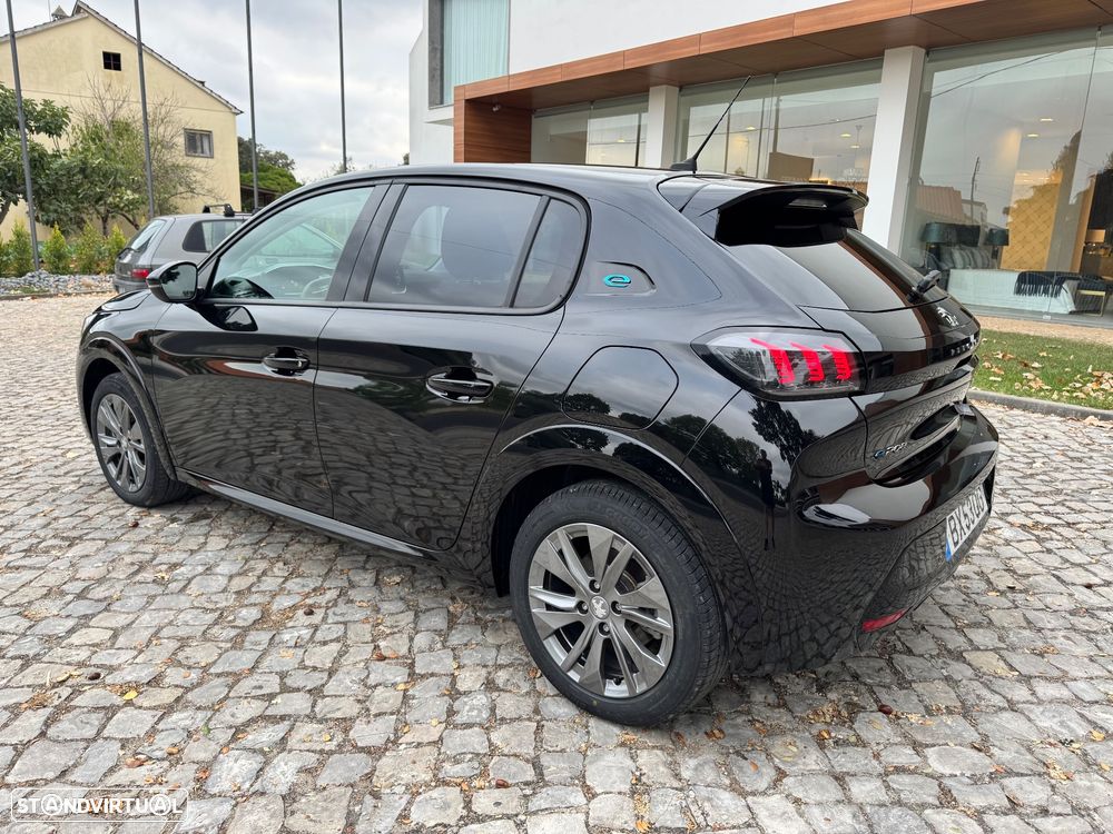Peugeot e-208 Allure - 5