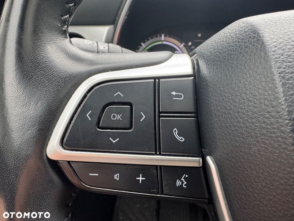 Toyota Highlander 2.5 Hybrid Executive - 27