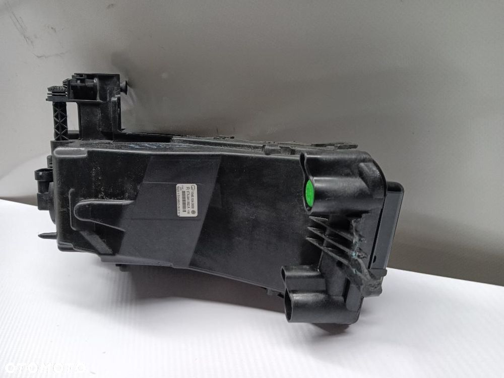 HALOGEN PRZECIWMGŁOWE PRAWY VW TOURAN II 5TA941662 - 6