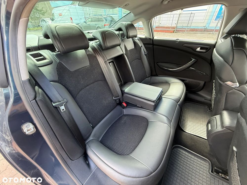 Citroën C5 HDi 135 Exclusive - 23
