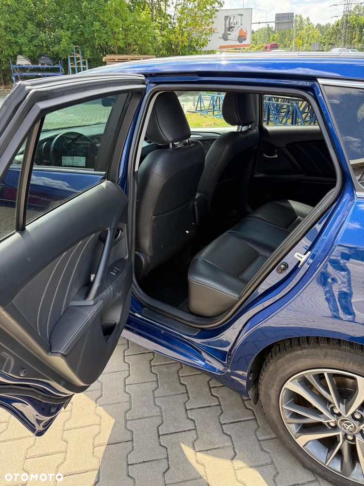 Toyota Avensis 2.0 D-4D Prestige - 11