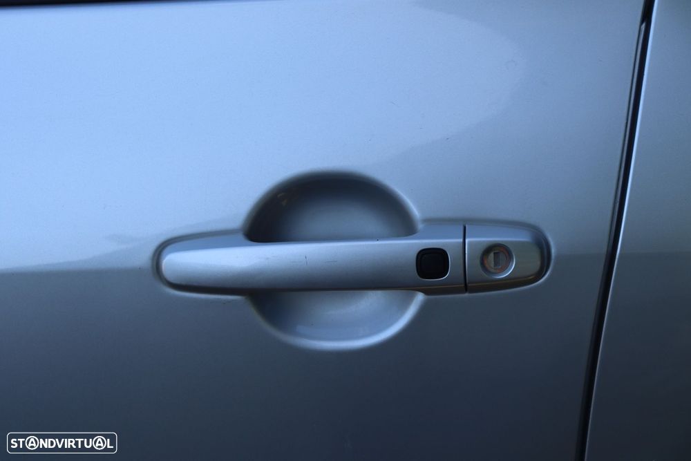 Toyota RAV4 2.2 D-4D X - 25