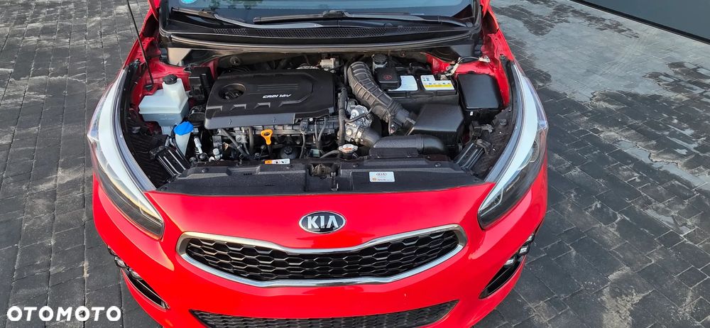 Kia Ceed 1.6 CRDi 136 ISG GT Line - 11