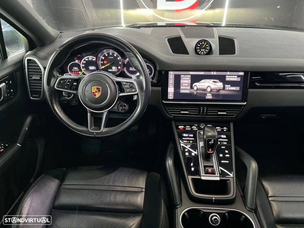 Porsche Cayenne Coupé E-Hybrid - 24