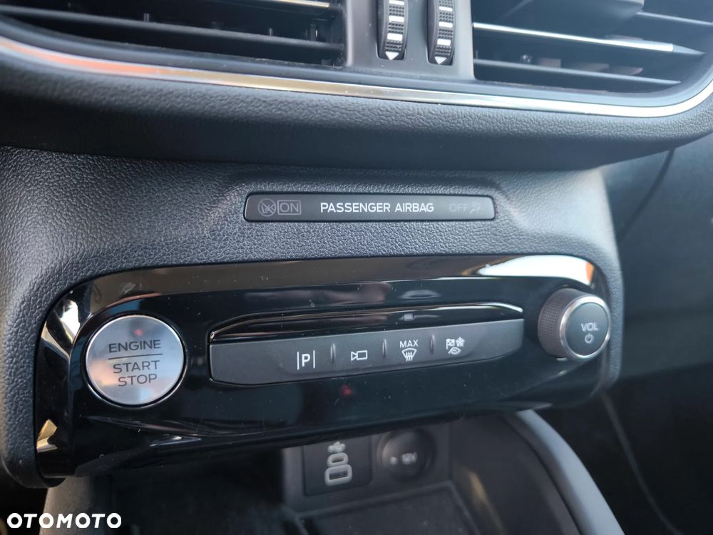 Ford Kuga 2.5P PHEV FWD Titanium - 11