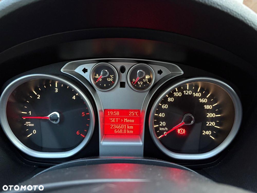 Ford Kuga 2.0 TDCi 4x4 Titanium - 25