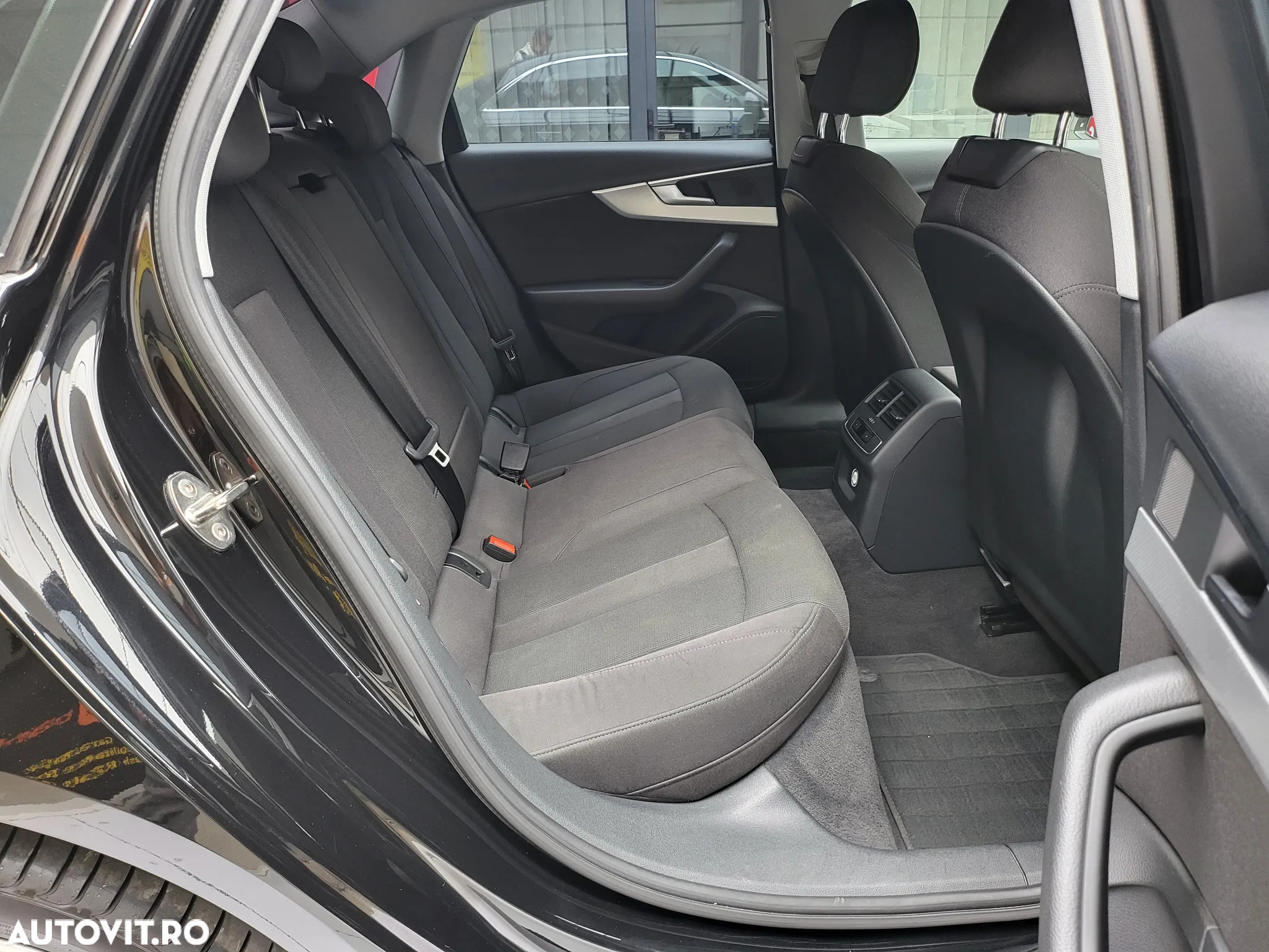 Audi A4 2.0 TDI S tronic Sport - 13