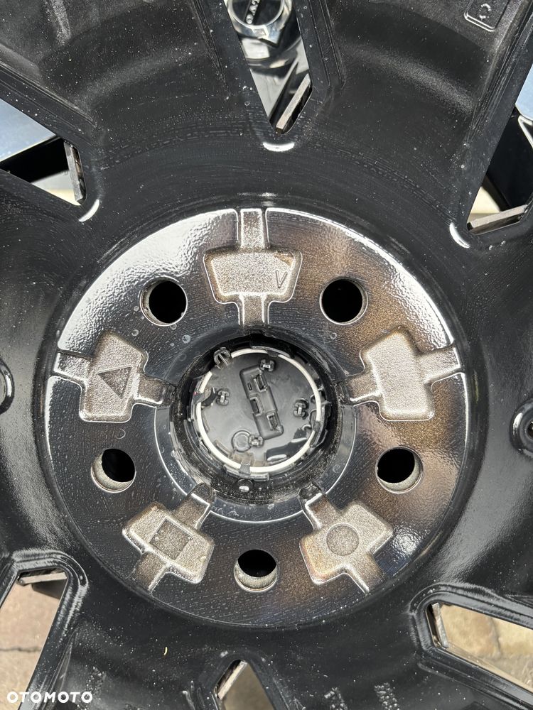 Alufelgi z Oponami Volvo 5x108 9Jx21 ET 38 275/40/21 Continental - 24