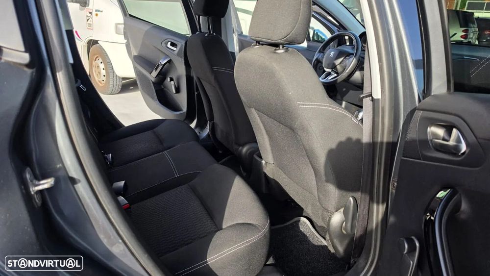 Peugeot 208 1.6 BlueHDi Allure - 14