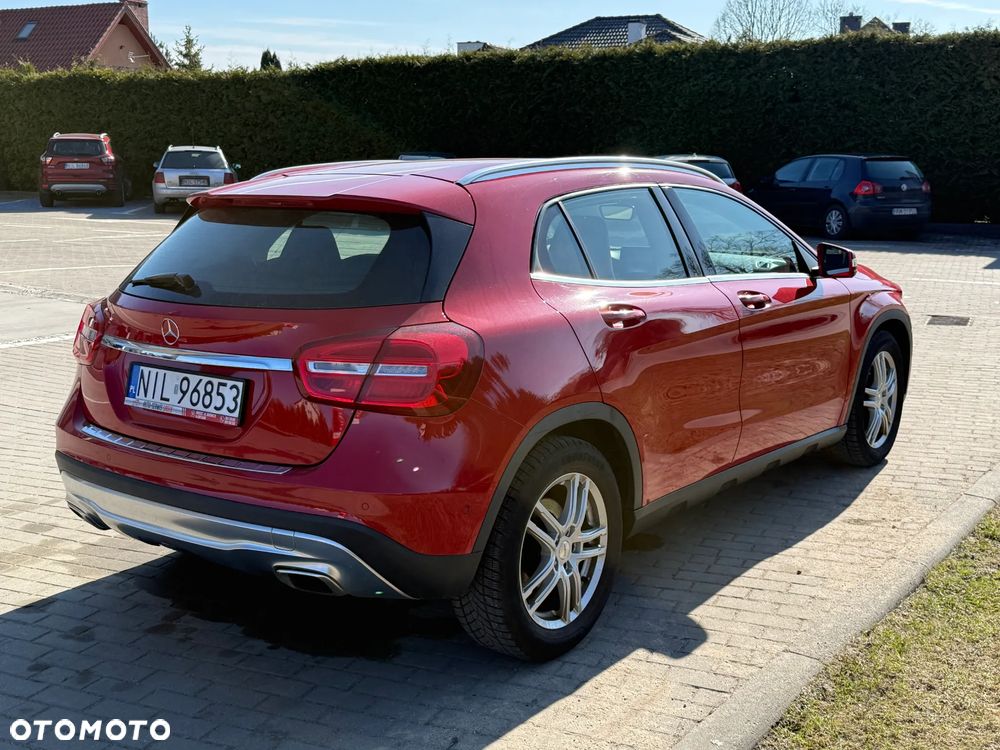 Mercedes-Benz GLA 180 7G-DCT - 8