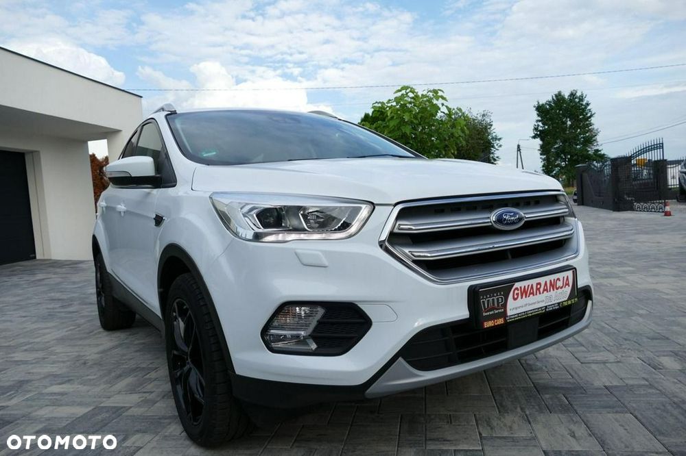 Ford Kuga 1.5 EcoBoost 2x4 Titanium - 3