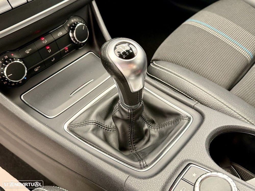 Mercedes-Benz CLA 180 d Urban - 15