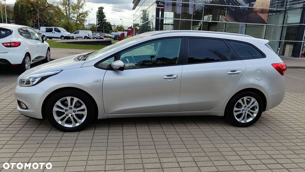 Kia Ceed 1.6 GDI SW Edition 7 - 4