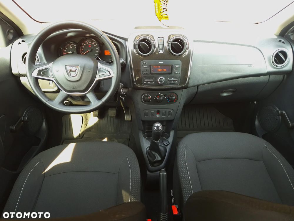 Dacia Sandero SCe 75 Essential - 6