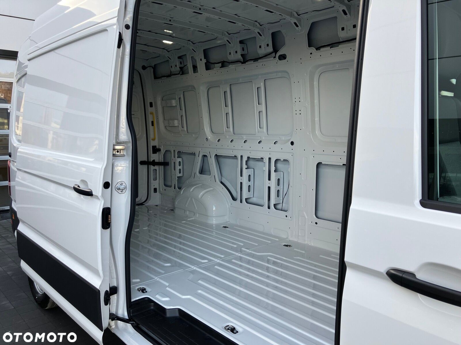 Volkswagen Crafter 35 2.0 TDI L4H3 4490 177 KM - 20