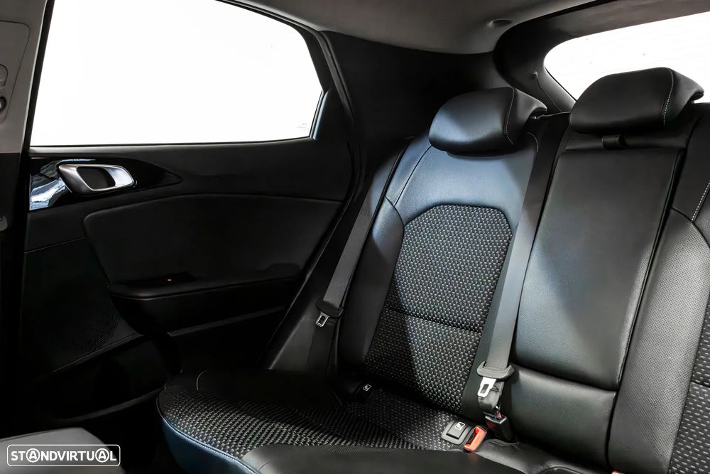 Kia XCeed - 23