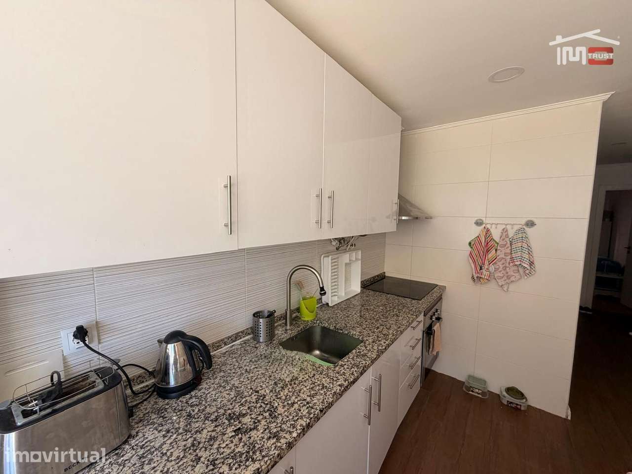Excelente Apartamento T2 Rés de Chão, todo remodelado ao pé do Cont... - Grande imagem: 2/33