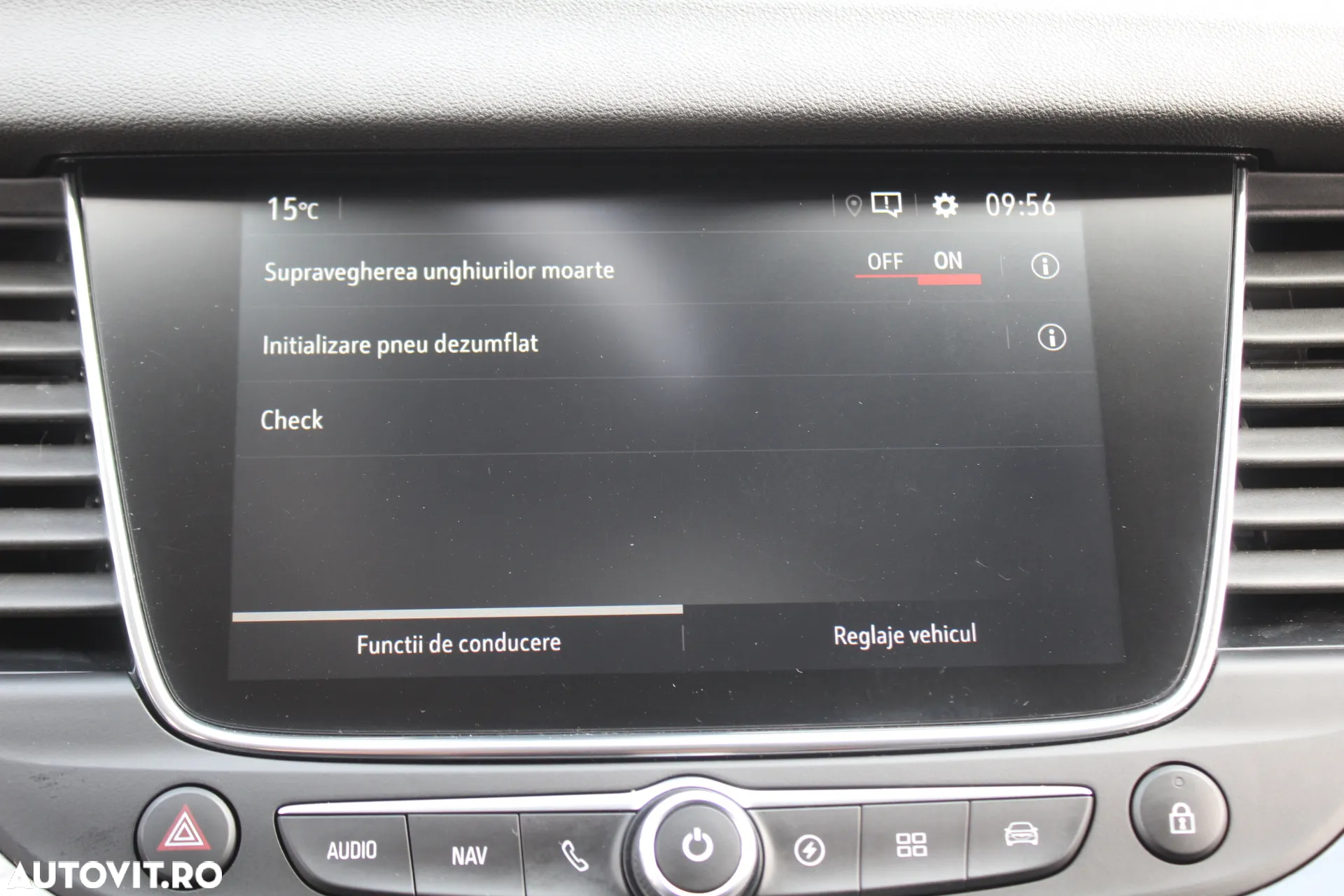 Opel Grandland X 1.6 Turbo Hybrid START/STOP 4X4 Elegance - 18
