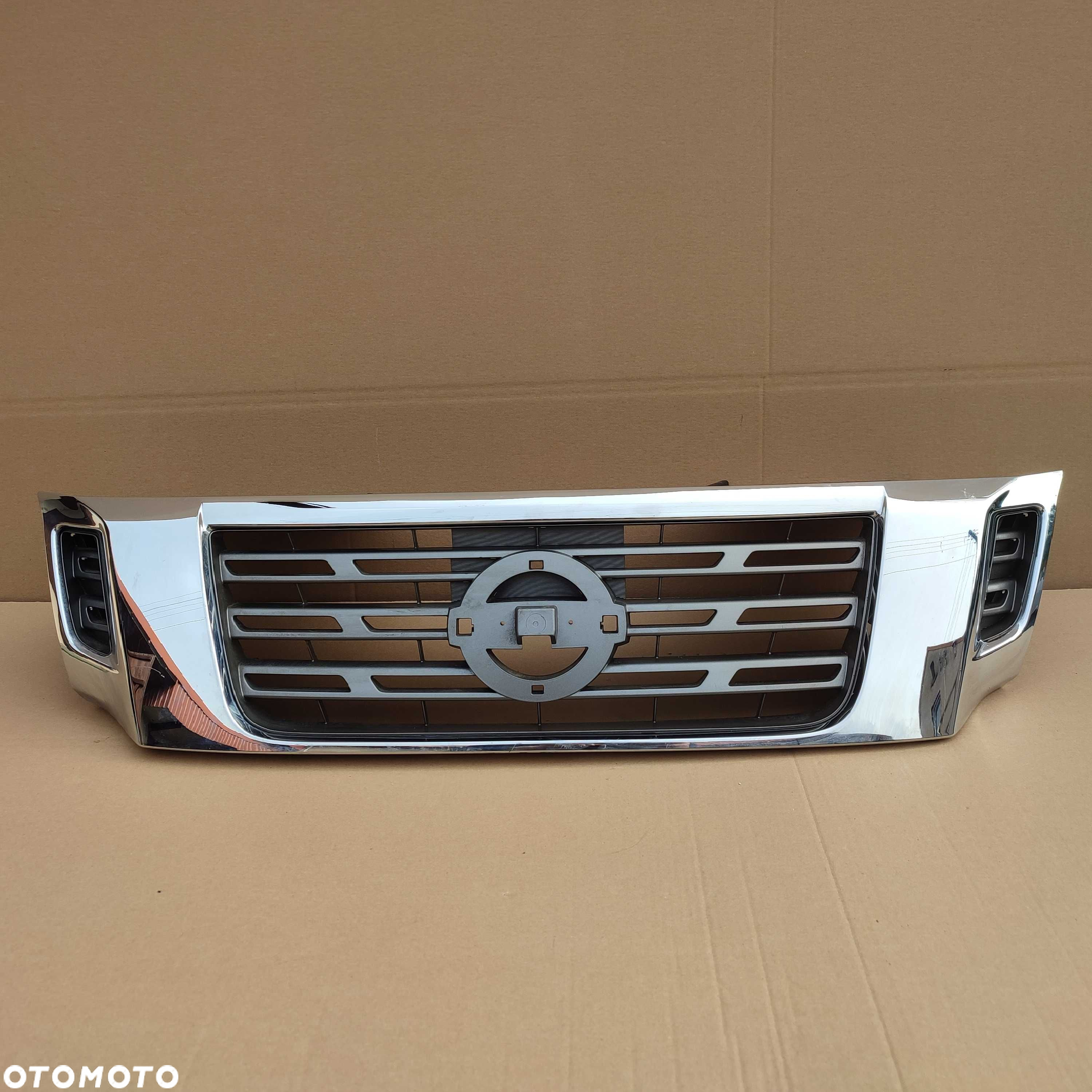 Nissan Navara NP300 D40 15-19 grill atrapa zderzaka chrom kratka - 2