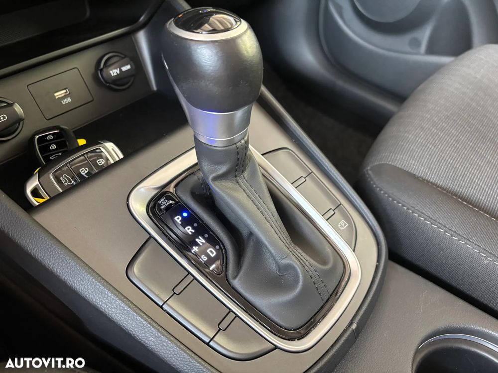 Hyundai KONA - 23