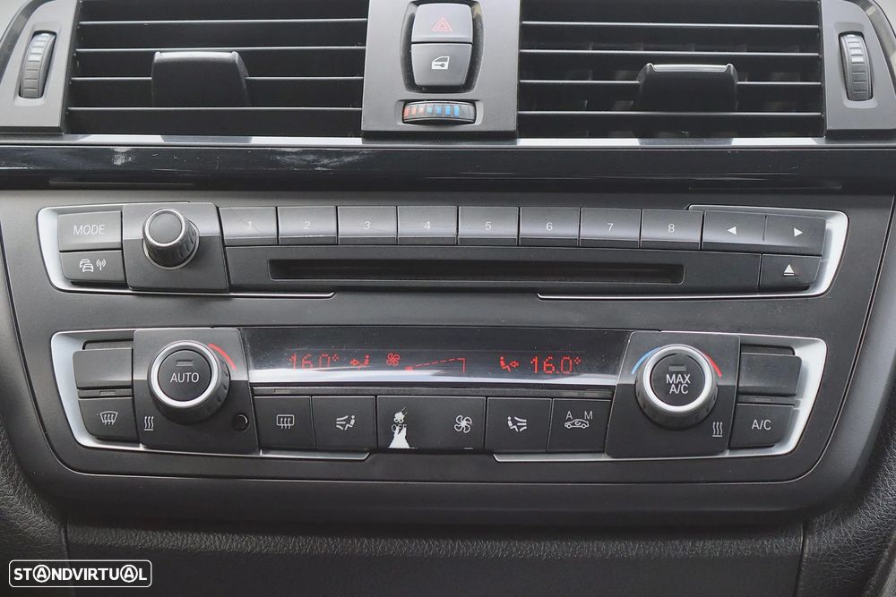 BMW 318 d Aut. Luxury Line - 21