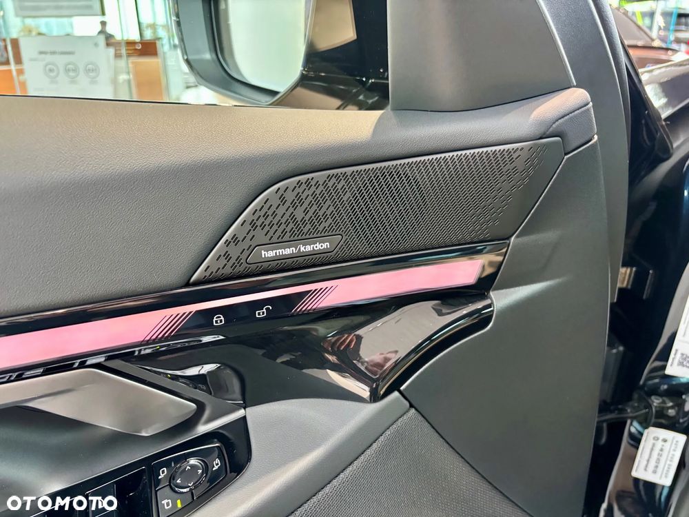 BMW Seria 5 520i mHEV M Sport - 11