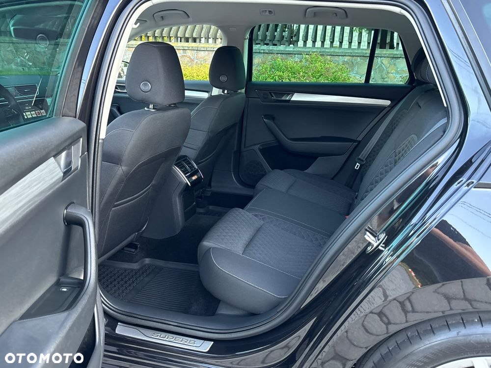 Skoda Superb 2.0 TDI DSG Premium Edition - 11