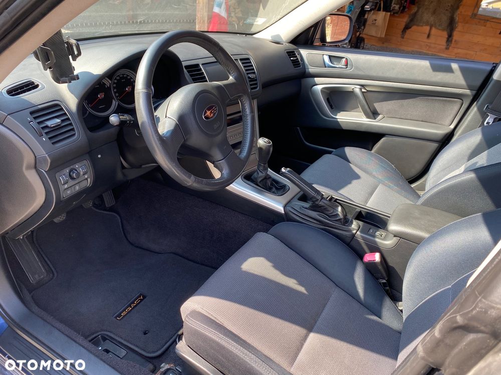 Subaru Legacy - 12