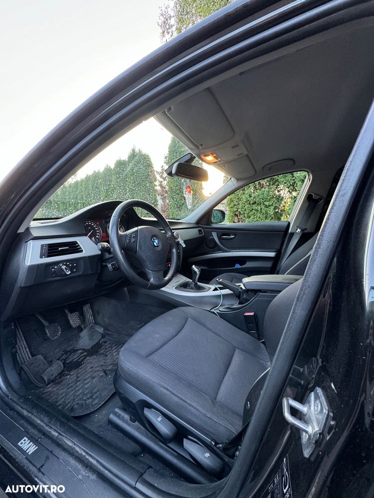 BMW Seria 3 318d - 11
