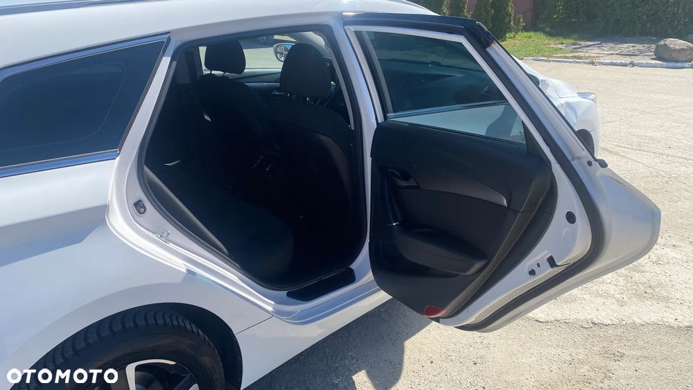 Hyundai i40 Kombi 1.6 Trend - 17