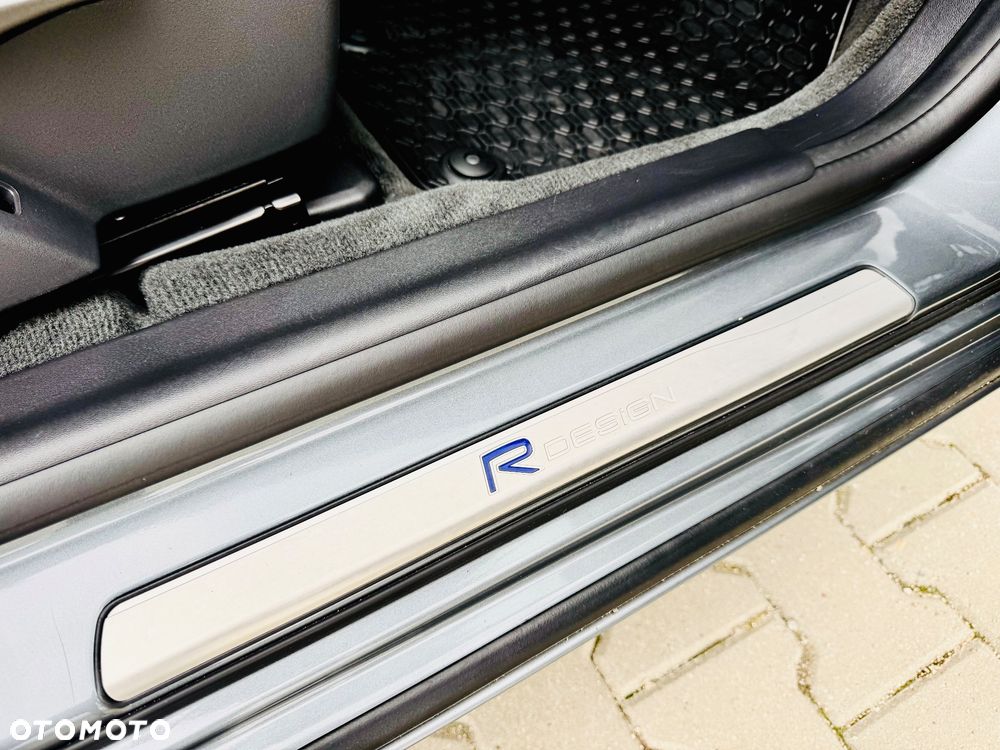 Volvo V60 D4 Geartronic R-Design - 33