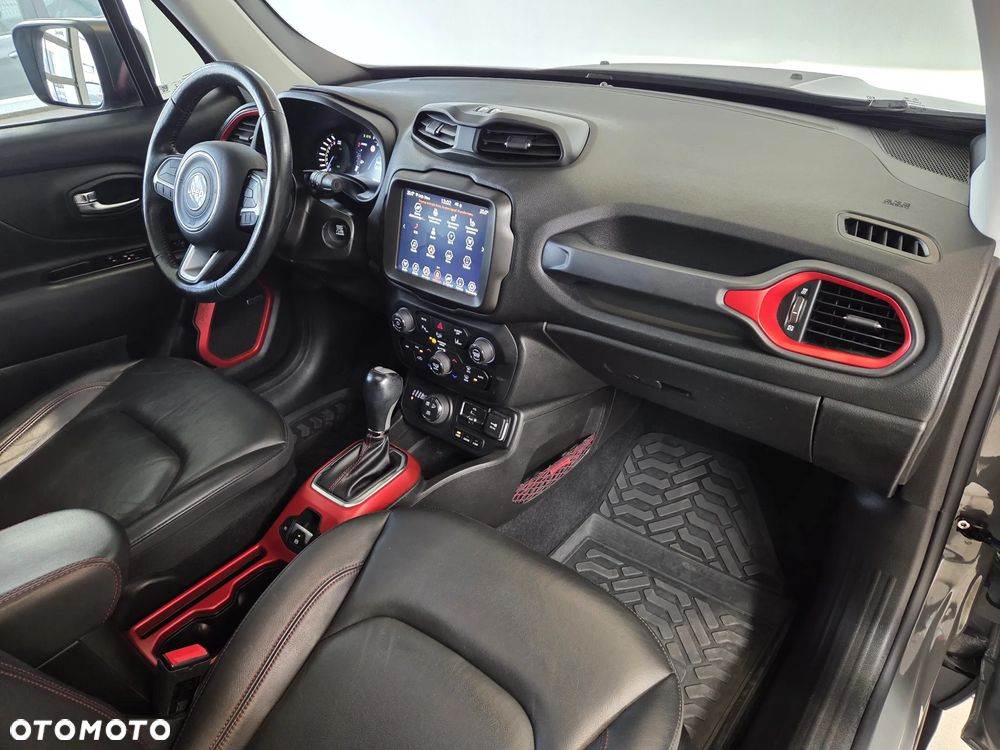 Jeep Renegade - 16