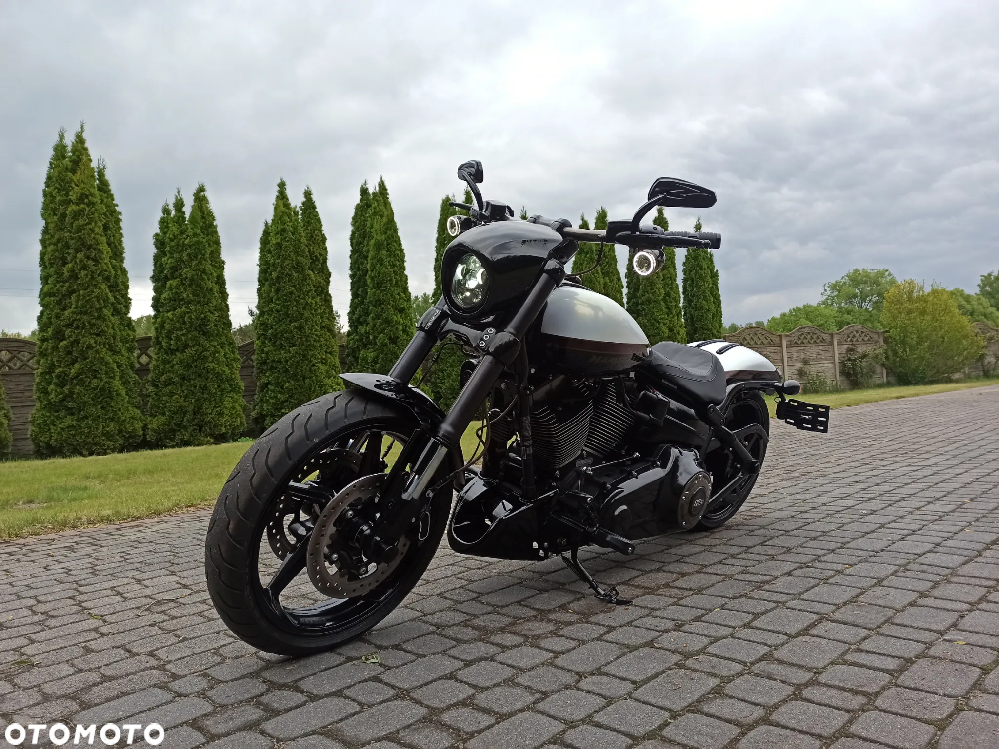 Harley-Davidson Softail Breakout - 7