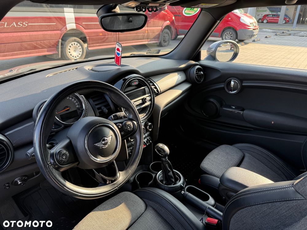 MINI Cooper Standard - 11