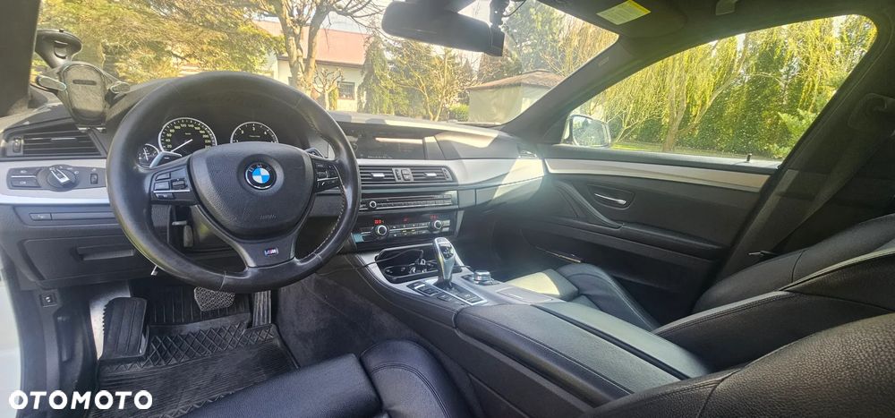 BMW Seria 5 525d xDrive Sport-Aut - 12