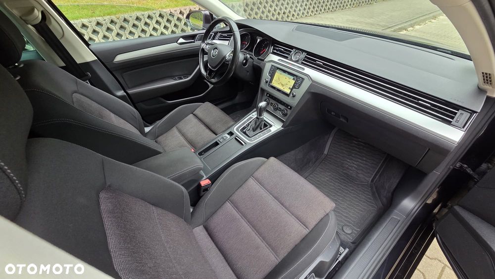 Volkswagen Passat - 10