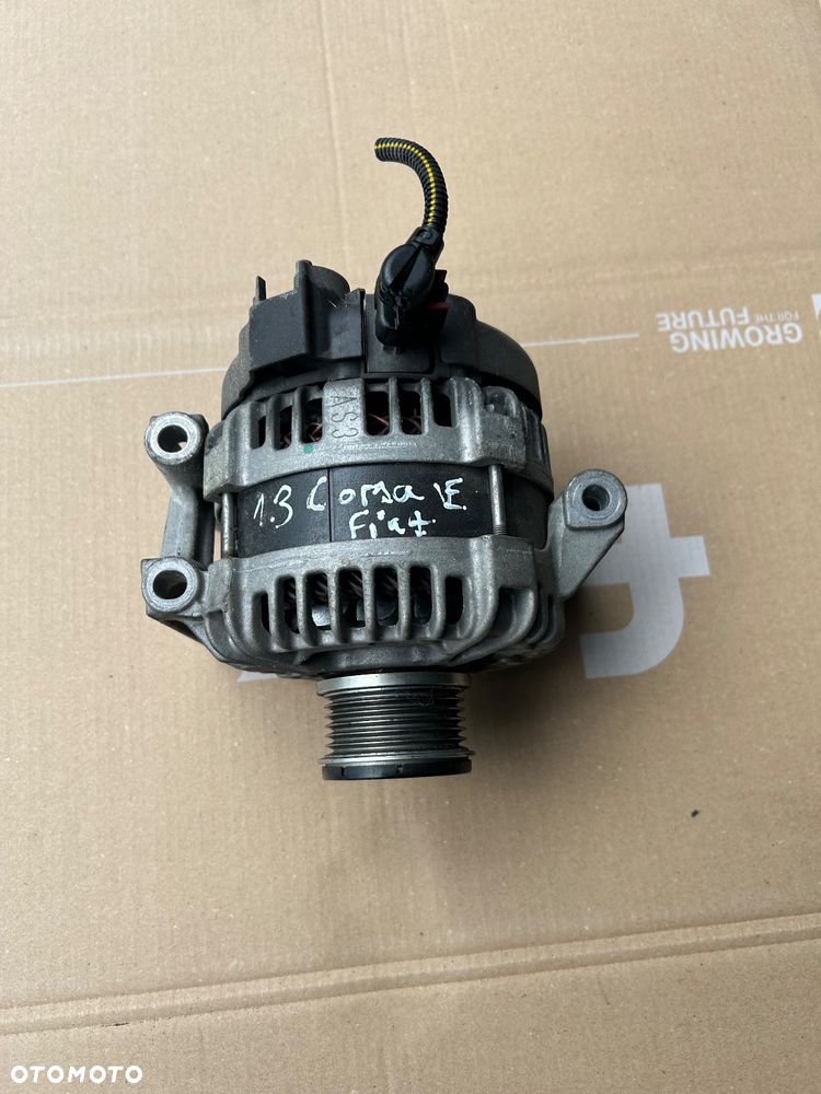 Opel Corsa E 1.3 alternator 39047359 - 1