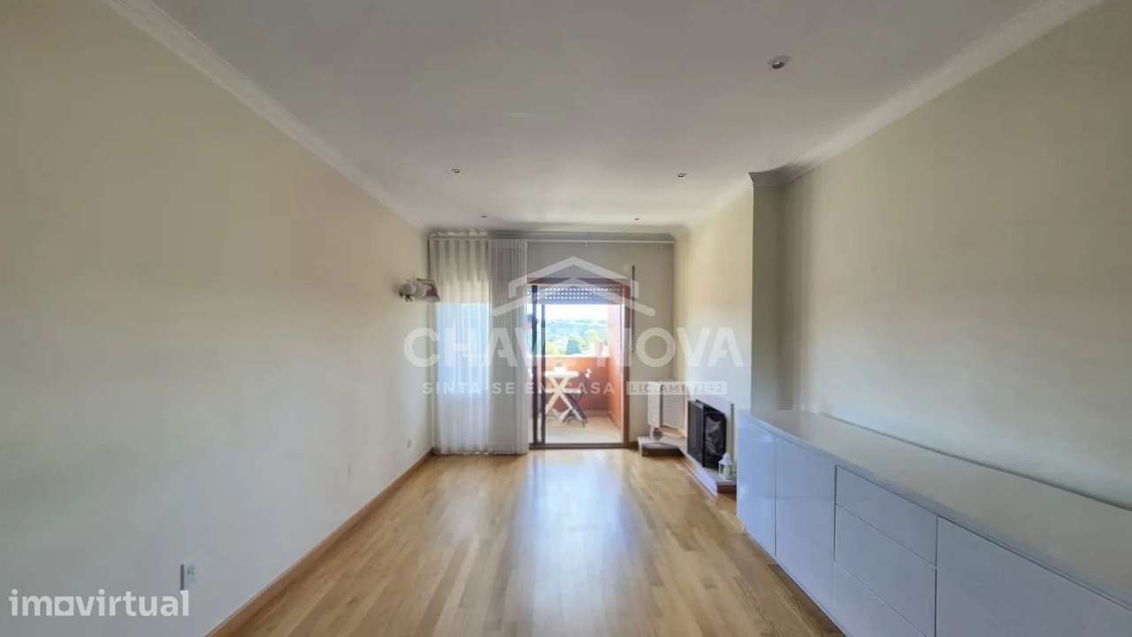 T2 c/ Lugar de Garagem e Arrumo em Valadares - Grande imagem: 2/18