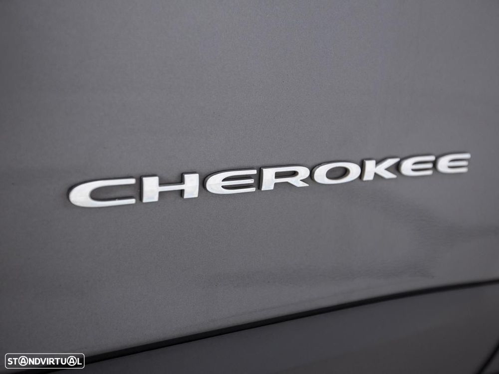 Jeep Cherokee - 13