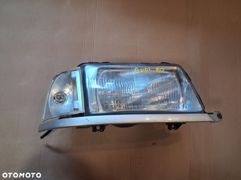 Lampa przód AUDI 80  prawa ORYGINAŁ - 1