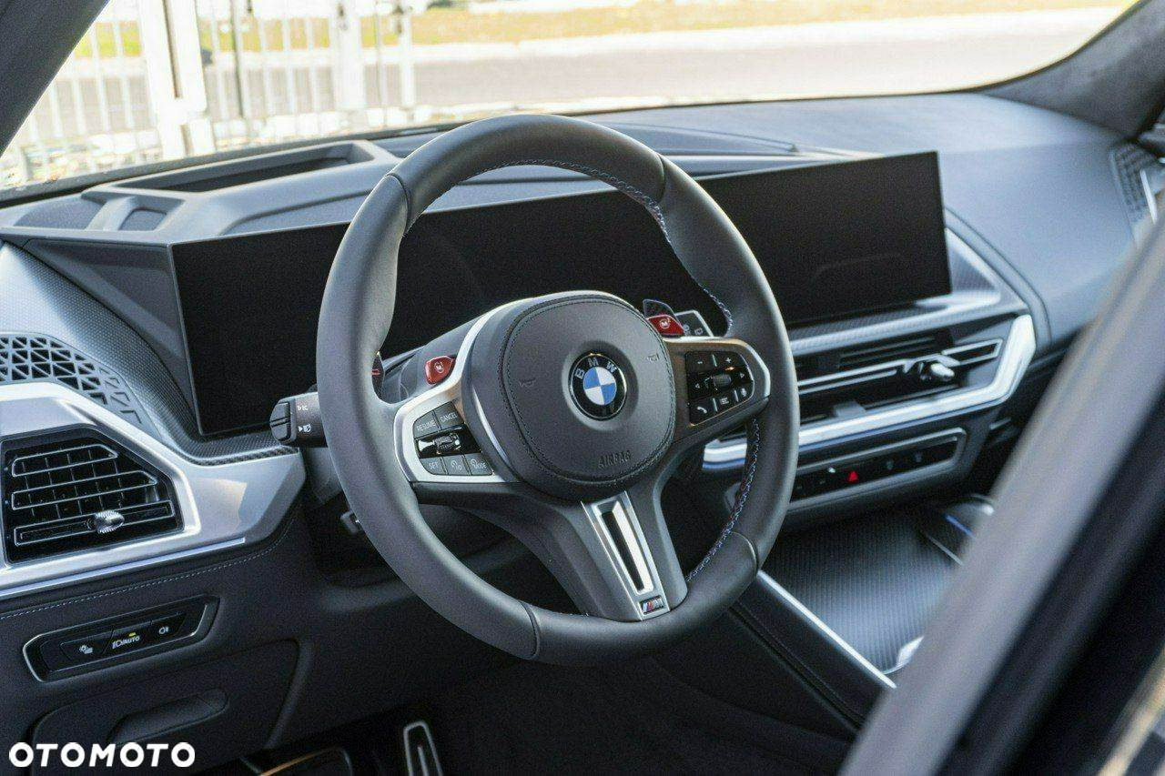 BMW XM - 9
