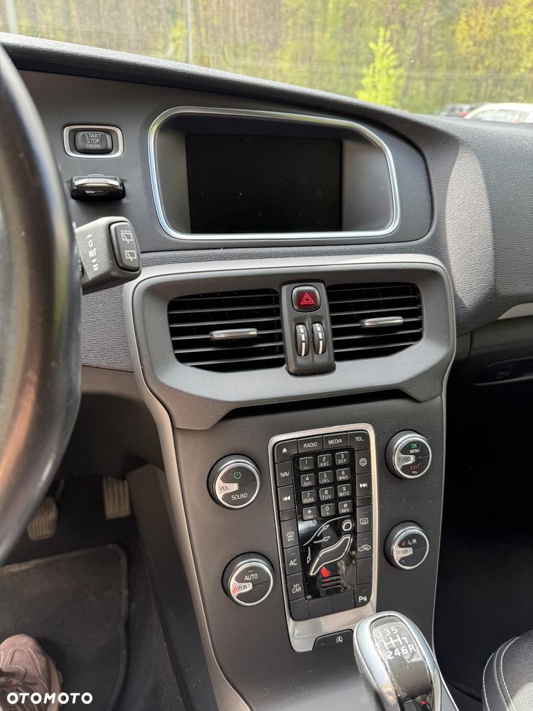 Volvo V40 T3 Drive-E Momentum - 3