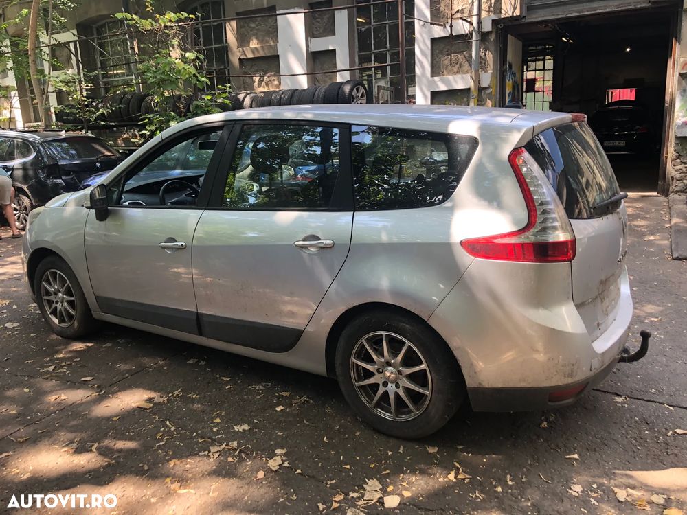 Dezmembrez Renault Scenic 3 2012 gri argintiu diesel volan stanga - 2