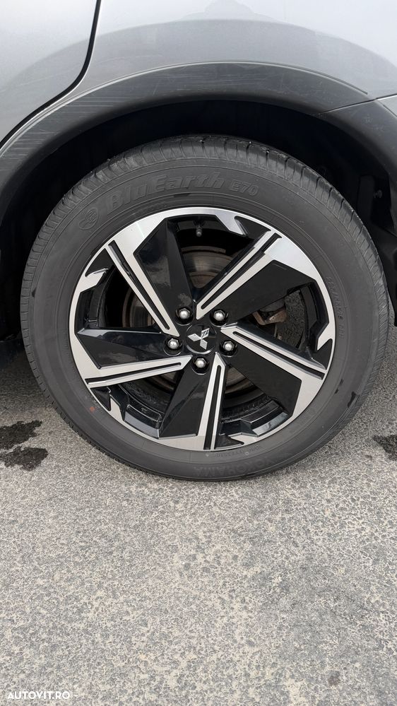 Mitsubishi Outlander - 23