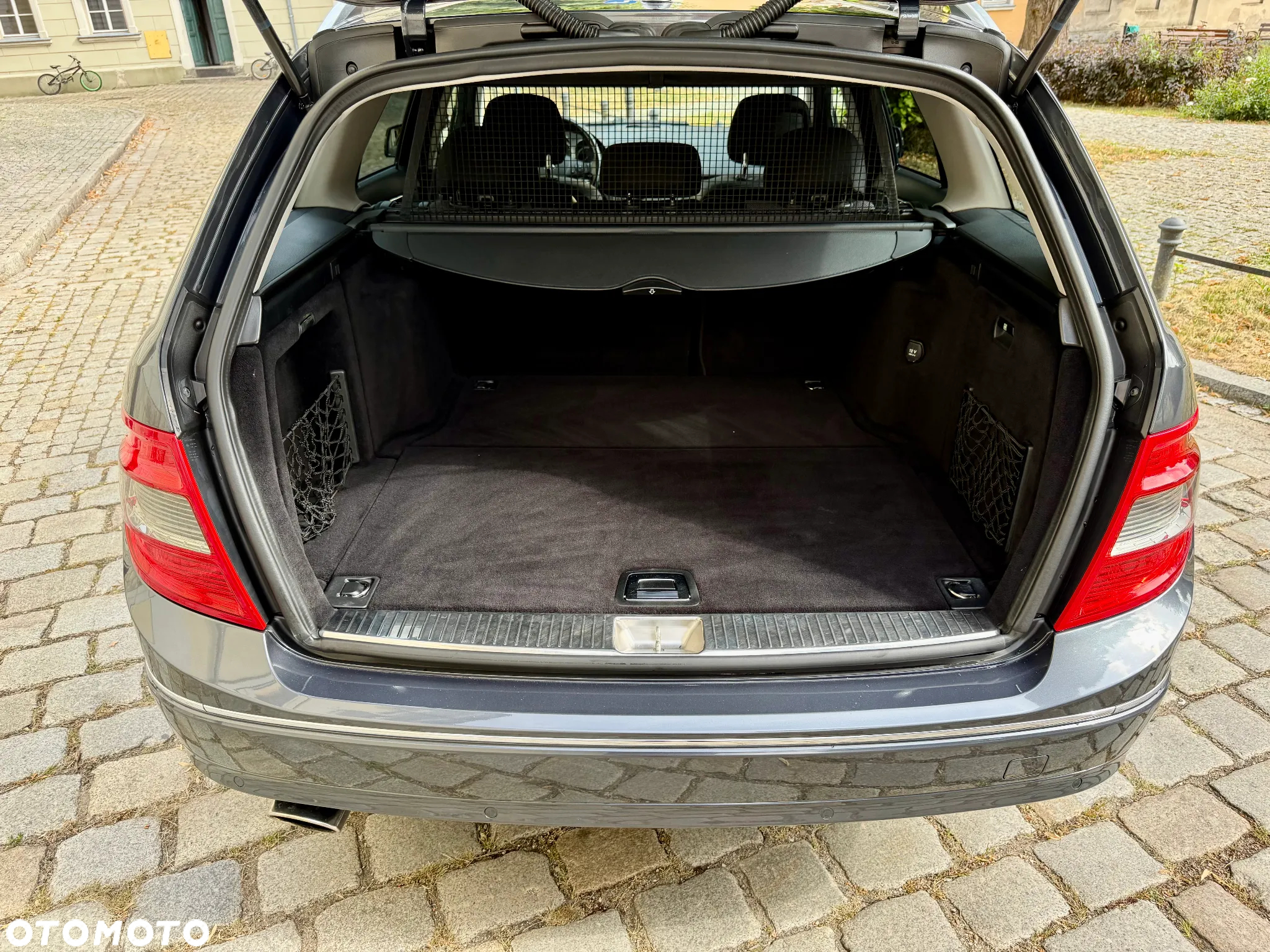 Mercedes-Benz Klasa C 250 CGI T Automatik BlueEFFICIENCY Avantgarde - 17