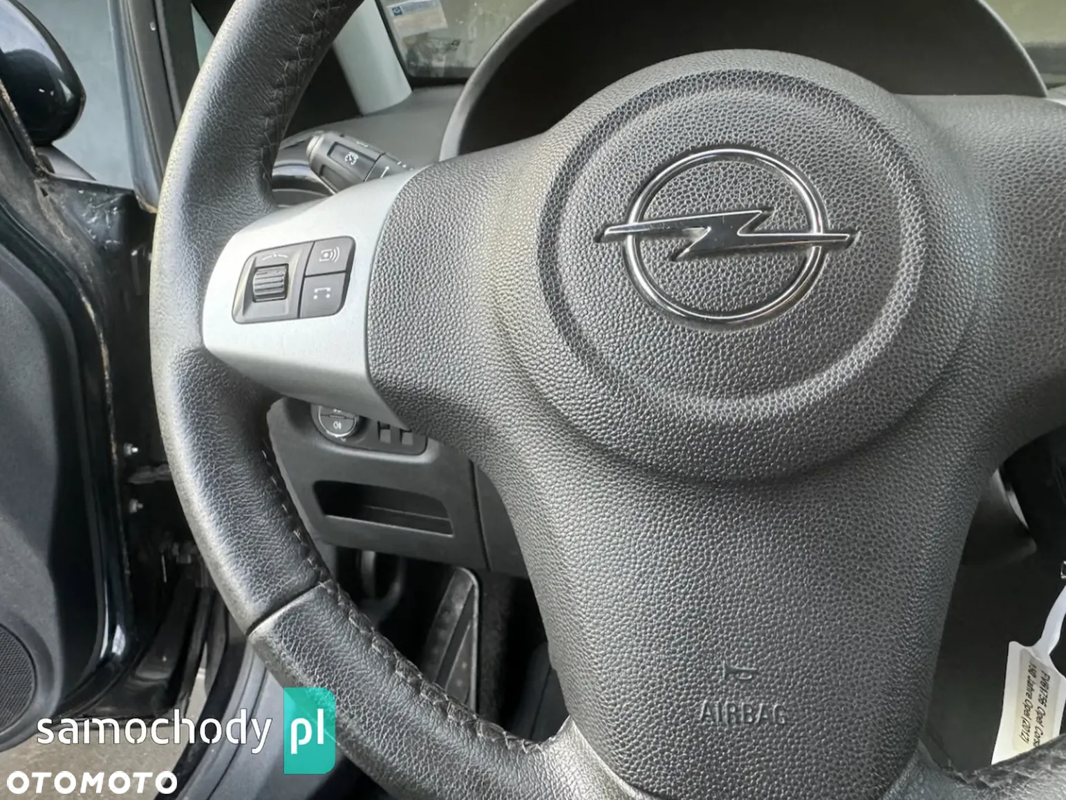 Opel Corsa 1.4 16V 150 Jahre - 11